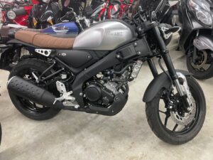 ヤマハ　ＸＳＲ１５５　シルバー　