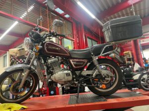 スズキ　ＧＮ１２５-２Ｆ　ブラウン