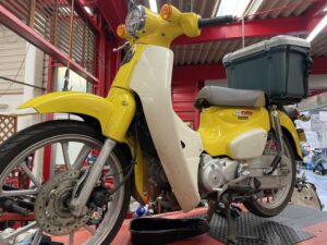 ホンダ　スーパーカブ１１０　イエロー