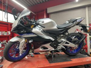 ヤマハ　ＹＺＦ－Ｒ１５Ｍ　シルバー（大阪市）より　ご予約来店です。