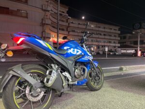 ズキ　ジクサー２５０　ＧＩＸＸＥＲ２５０　（姫路市）より　ご予約来店です。　買取ご依頼頂きました。。今日は御月が明るいです。。