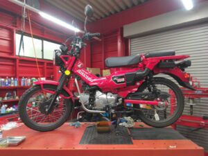スズキ　ジクサーＳＦ２５０　GIXXER SF250（神戸市）より　ご予約来店です。無料点検、オイル、オイルフィルター交換ご依頼頂きました。。